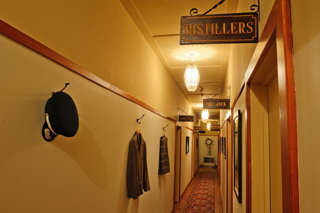 Blacks Hotel Ophir Exterior foto